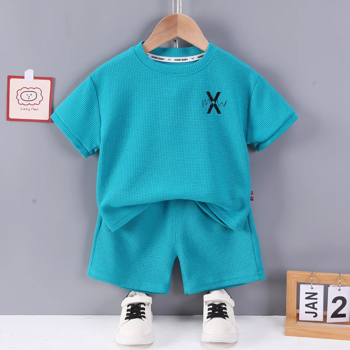 Летняя одежда для маленьких мальчиков от 12 до 18 месяцев, однотонные футболки с круглым вырезом и короткими рукавами и шорты для детей, комплект одежды из двух предметов для мальчиков