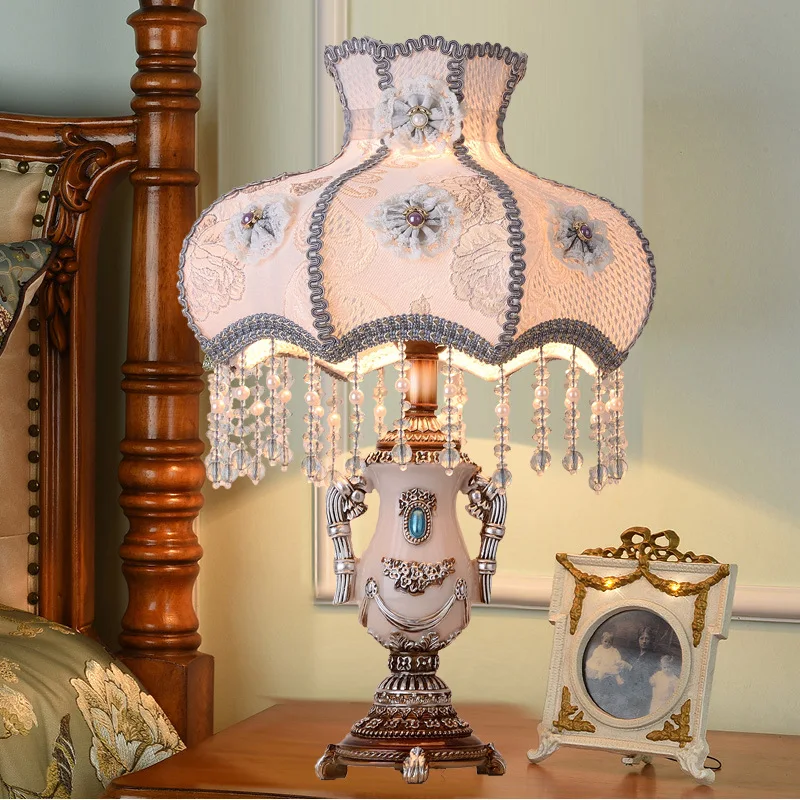 Настольная лампа в европейском Стиле, Прикроватные тумбочки для спальни, Романтическая Лампа для домашнего Освещения, Настольная лампа с регулируемой яркостью для гостиной