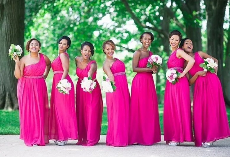 Новые модные шифоновые платья подружек невесты, сексуальный пояс с бисером на одно плечо, высококачественное элегантное очаровательное вечернее платье розово-красного цвета